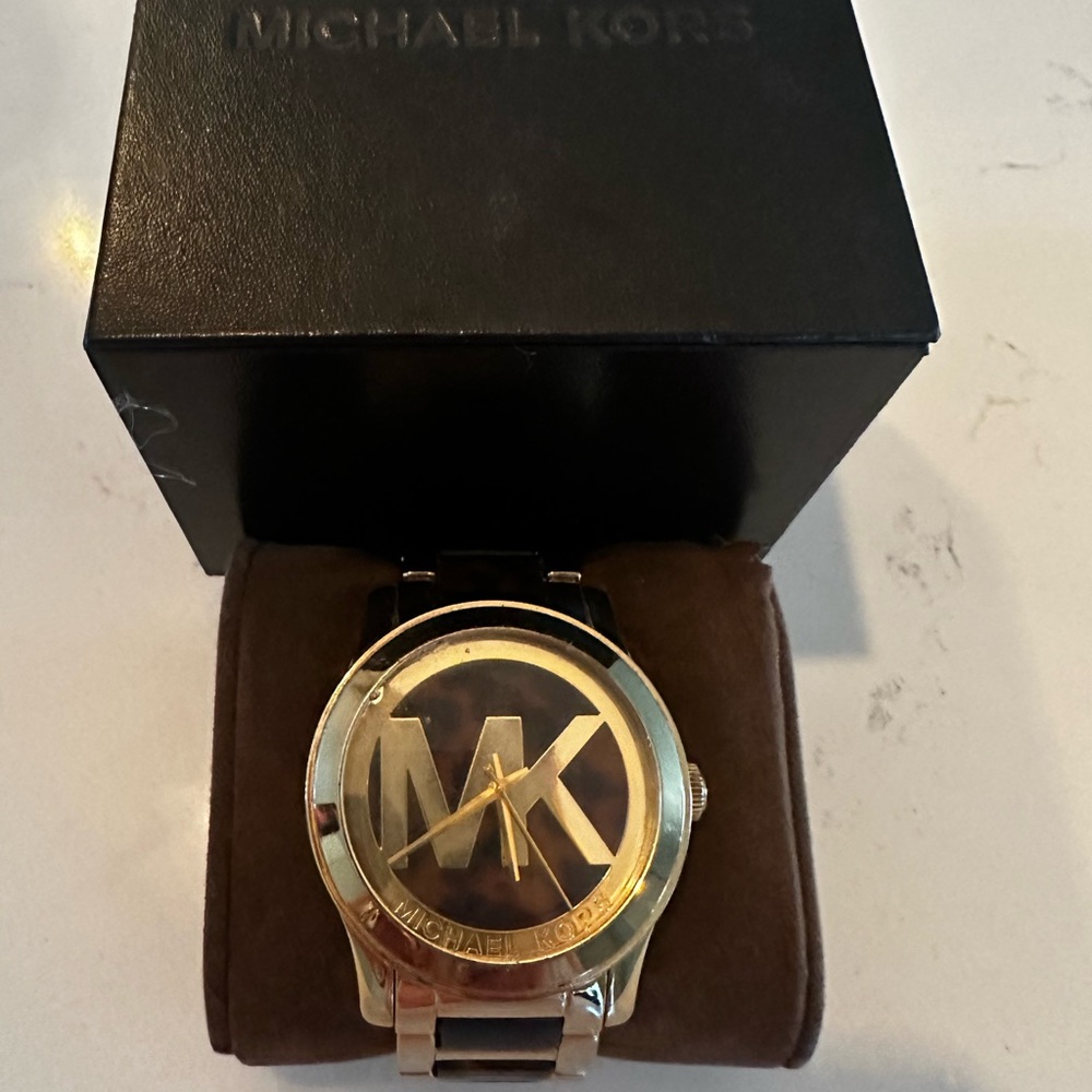 Michael Kors Gold/Tortoiseshell Runway Watch - Picture 2 of 5